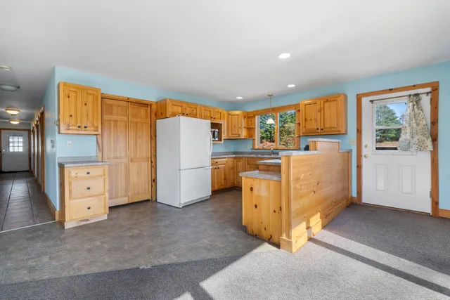 $949,000 | 120 Deering Center Road, Deering, NH 03244