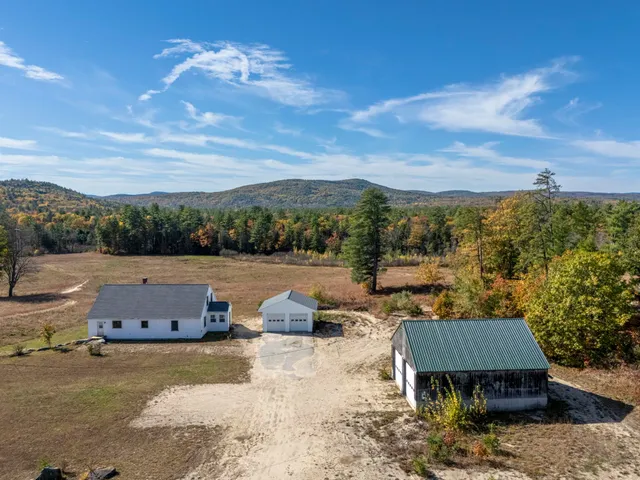 $949,000 | 120 Deering Center Road, Deering, NH 03244