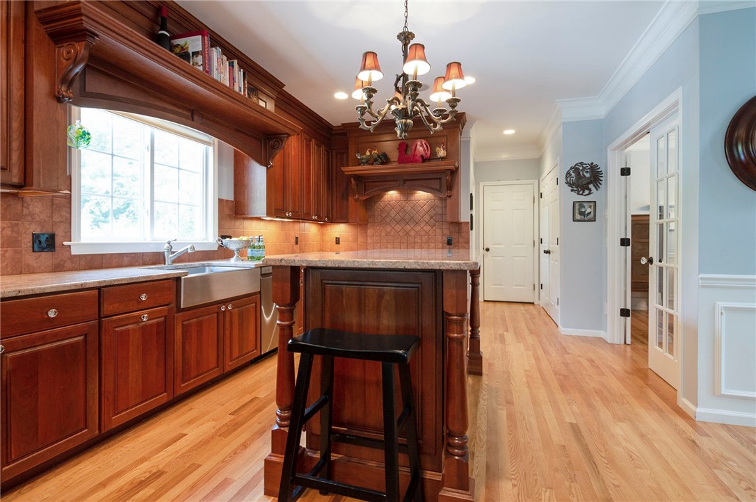 193 Crestwood Road Warwick, RI 02886 - Photo 14 of 40