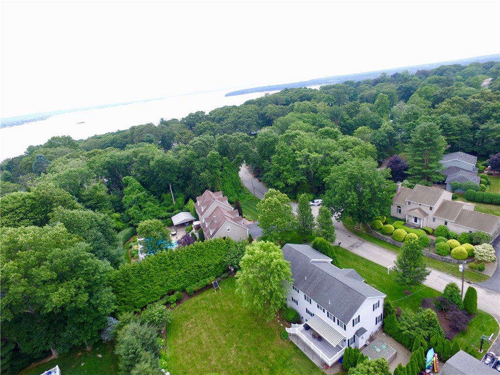 193 Crestwood Road Warwick, RI 02886 - Photo 38 of 40