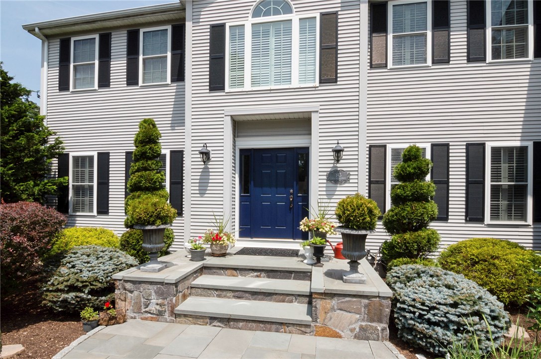193 Crestwood Road Warwick, RI 02886 - Photo 4 of 40