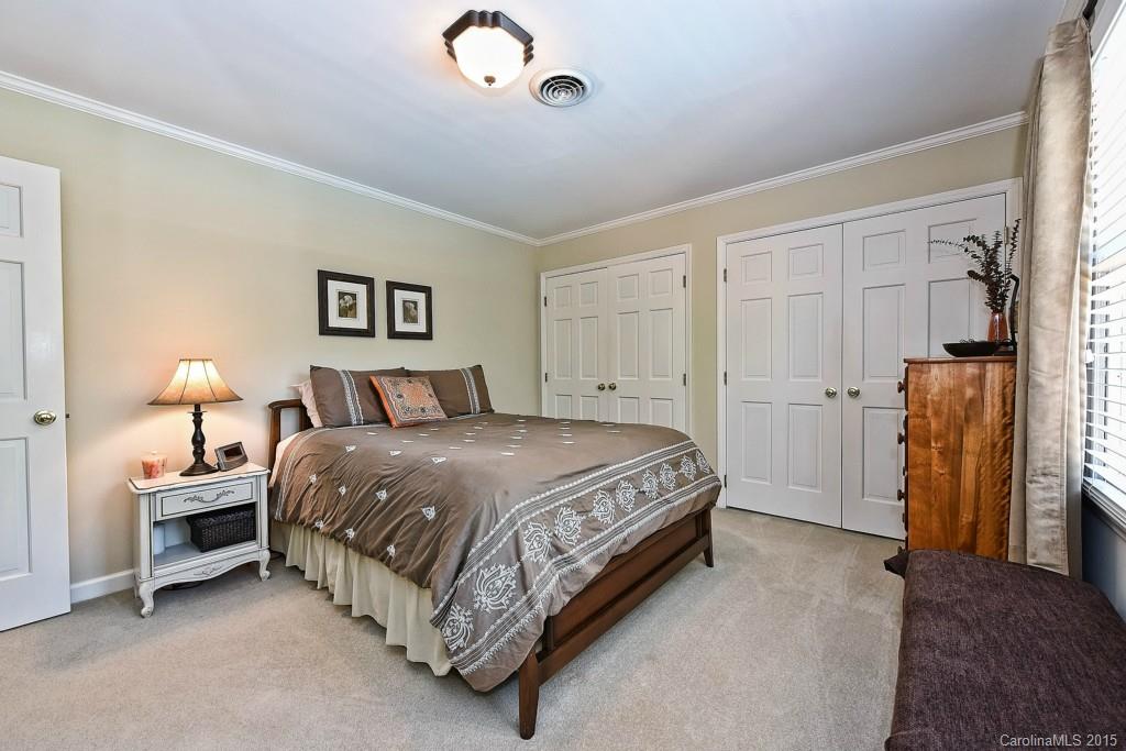2308 Wolfe Ridge Road Charlotte, NC 28210 - Photo 15 of 24 Gallery Image 15