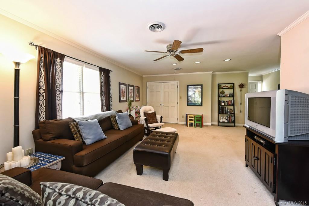 2308 Wolfe Ridge Road Charlotte, NC 28210 - Photo 18 of 24 Gallery Image 18
