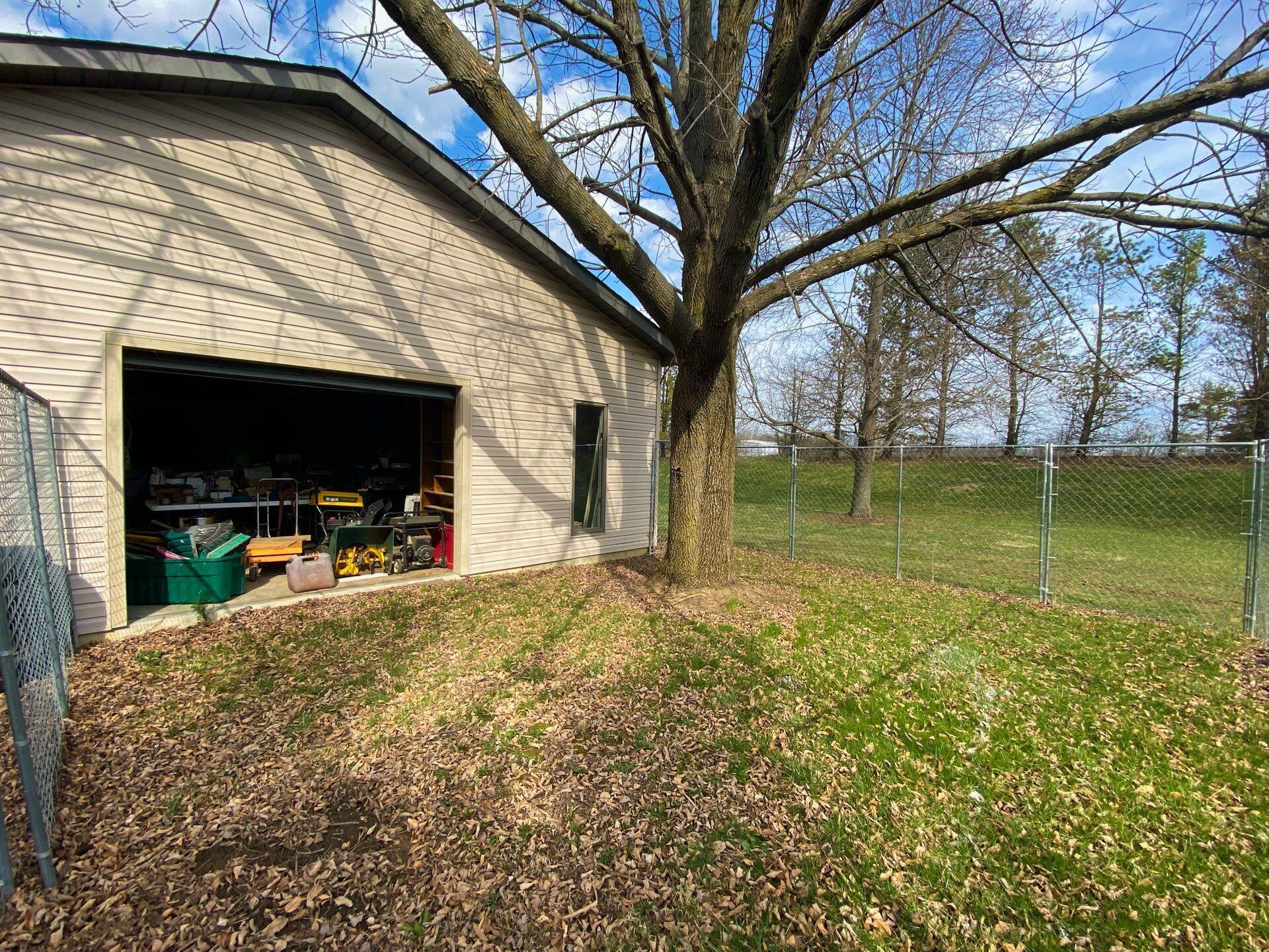 777 Alton Road Galloway, OH 43119 - Photo 22 of 51 Fenced area on side