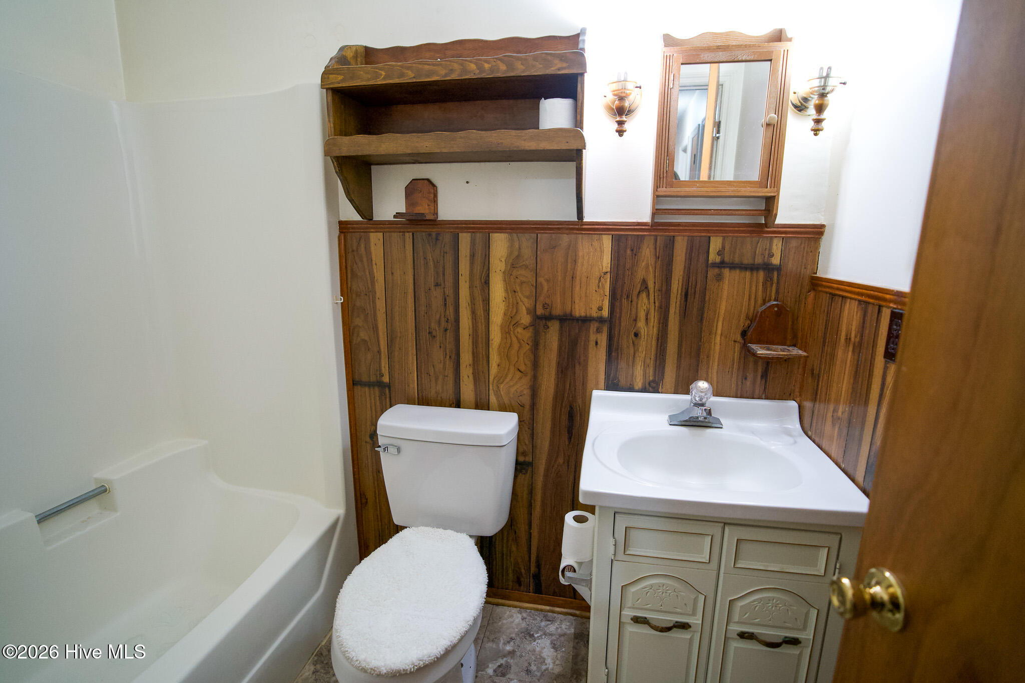 1287 Mt Pleasant Road Swansboro, NC 28584 - Photo 10 of 20 Guest bath