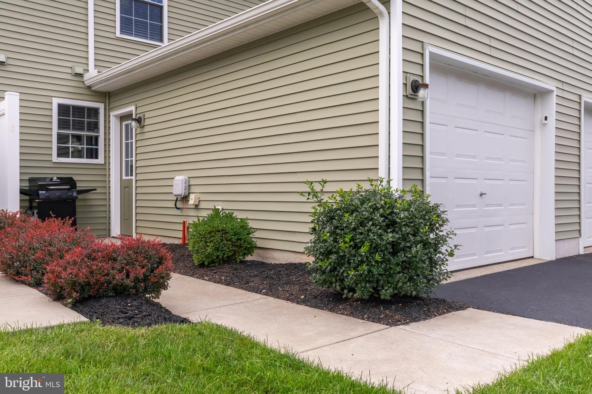 508 Byler Circle Lebanon, PA 17042 - Photo 33 of 33 a view of a backyard with potted plants