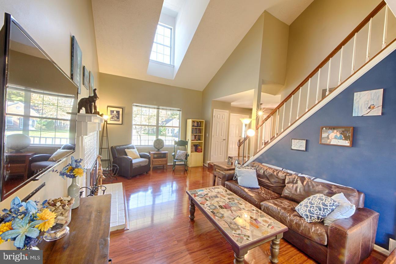 317 Silver Ridge Drive Sterling, VA 20164 - Photo 2 of 26 Family Room