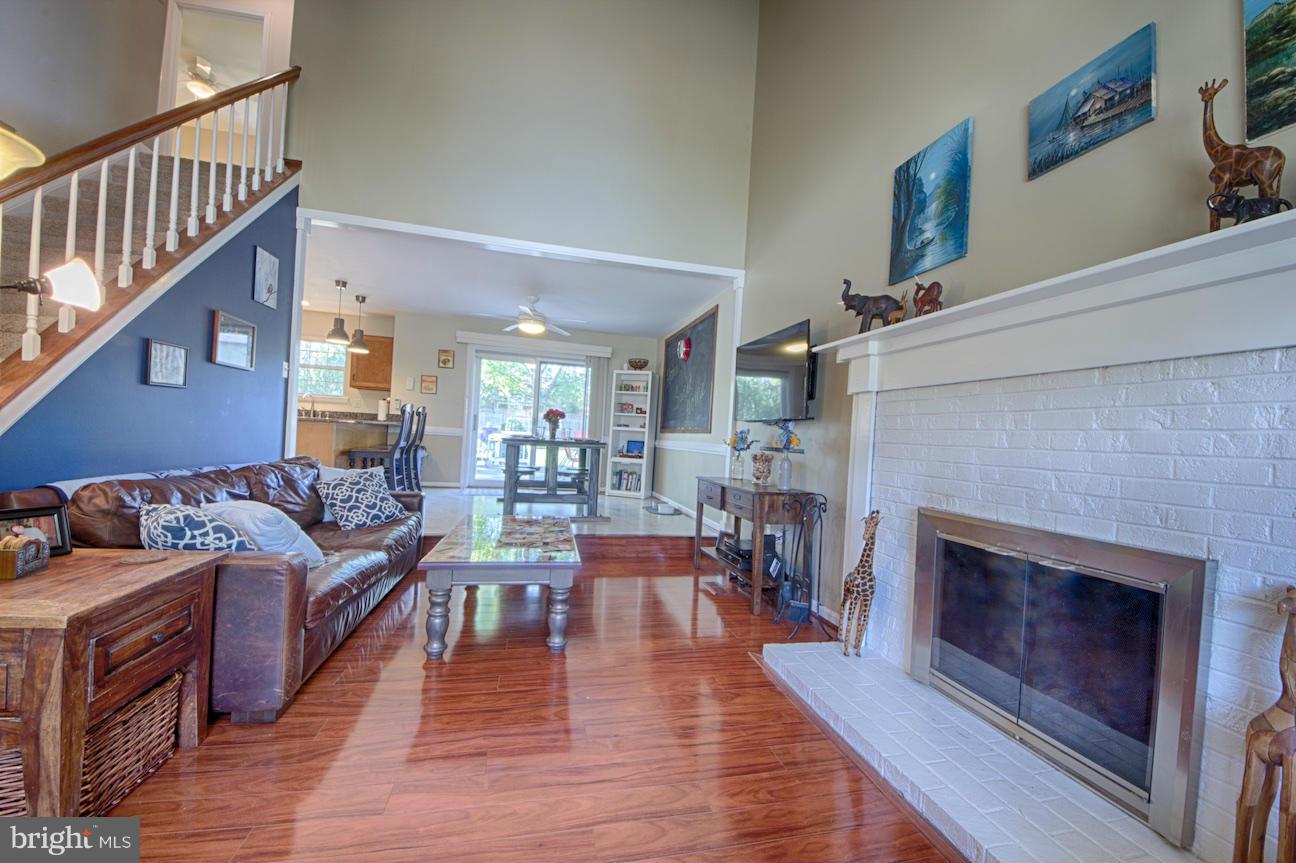 317 Silver Ridge Drive Sterling, VA 20164 - Photo 3 of 26 Family Room
