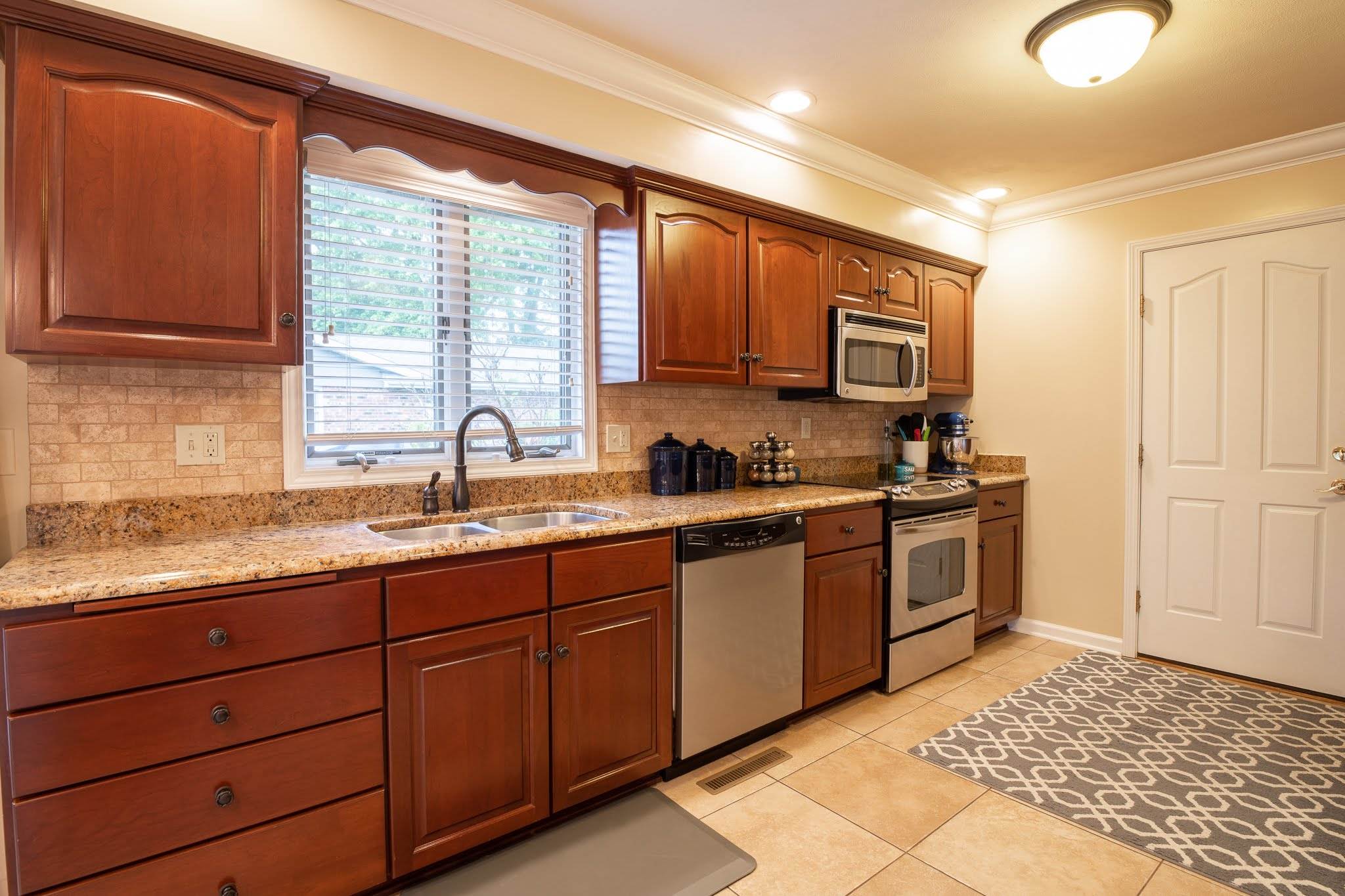10 Forestview Road Morton, IL 61550 - Photo 17 of 48 Gallery Image 17
