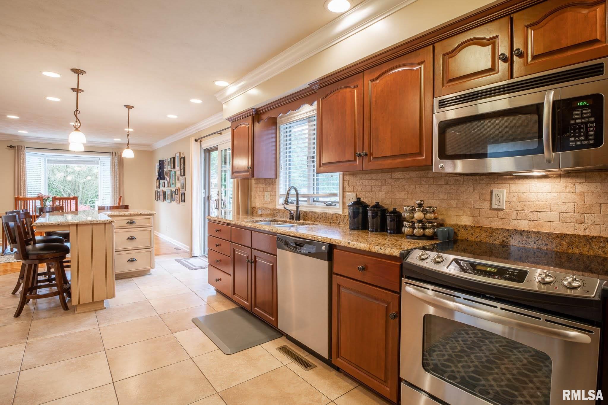 10 Forestview Road Morton, IL 61550 - Photo 20 of 48 Gallery Image 20