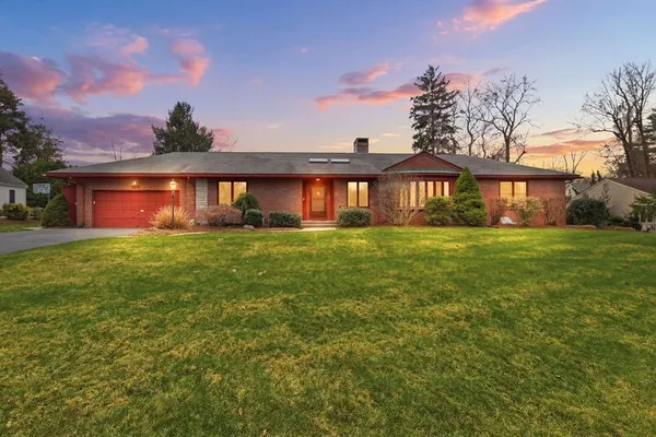 $769,900 | 31 Briarcliff Road, Longmeadow, MA 01106