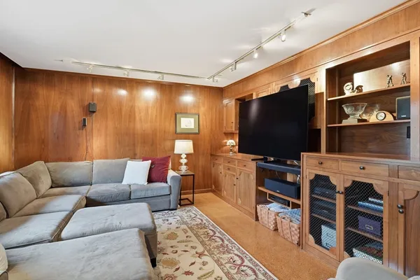 $769,900 | 31 Briarcliff Road, Longmeadow, MA 01106