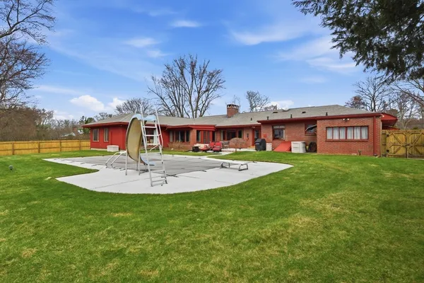 $769,900 | 31 Briarcliff Road, Longmeadow, MA 01106