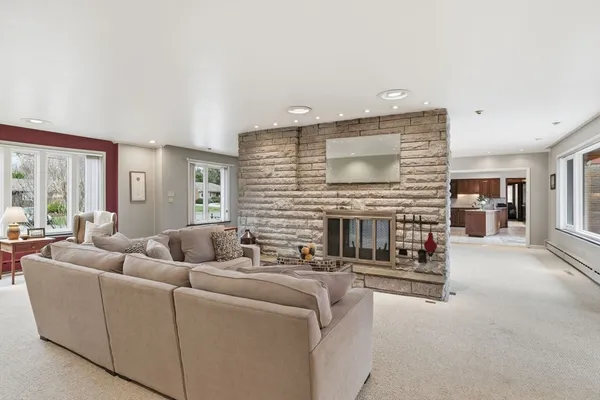 $769,900 | 31 Briarcliff Road, Longmeadow, MA 01106