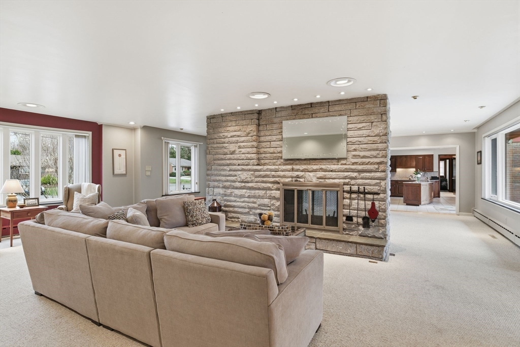 31 Briarcliff Road Longmeadow, MA 01106 - Photo 4 of 42 Gallery Image 4
