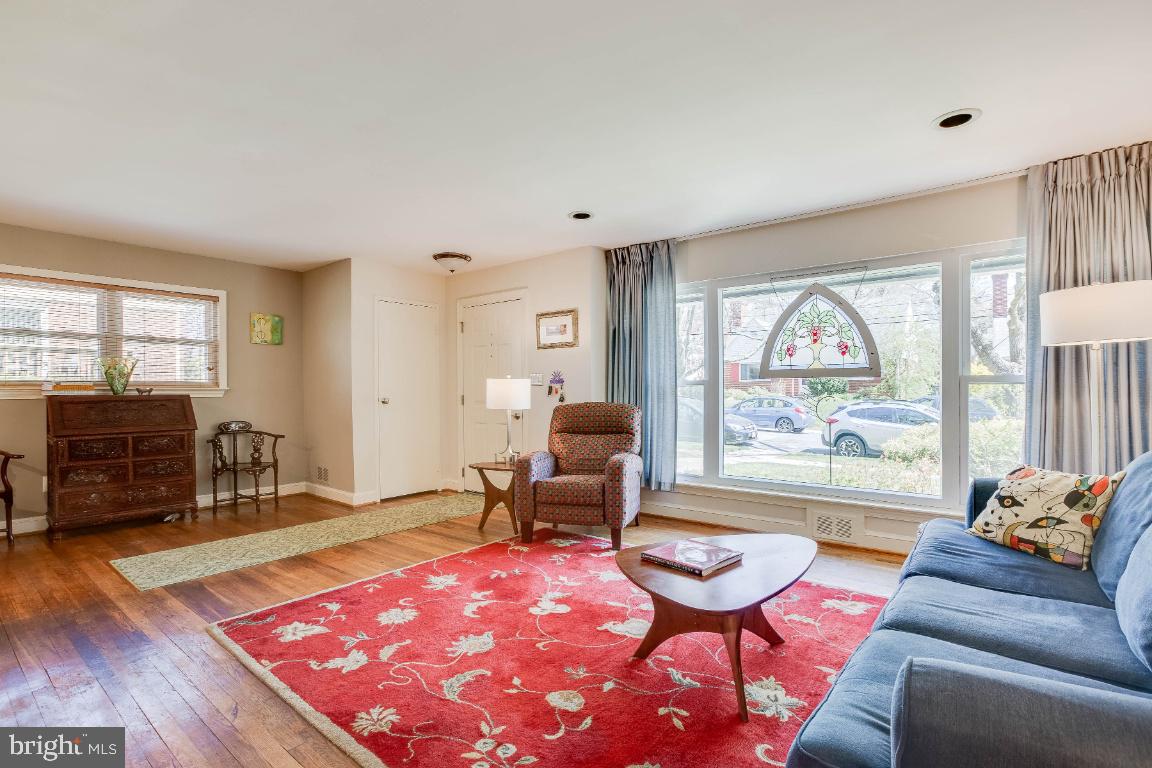 9106 Walden Road Silver Spring, MD 20901 - Photo 6 of 37