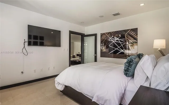 $25,000 | 3020 Brickell Avenue, Unit 3020, Miami, FL 33133