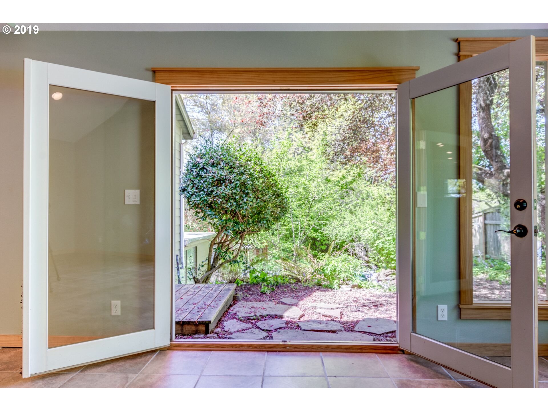 6411 Southwest Alfred Street Portland, OR 97219 - Photo 8 of 25 Gallery Image 8