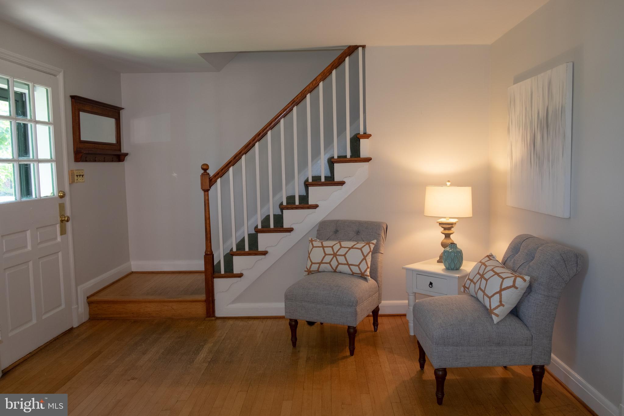410 Alabama Road Towson, MD 21204 - Photo 4 of 26 Living Room