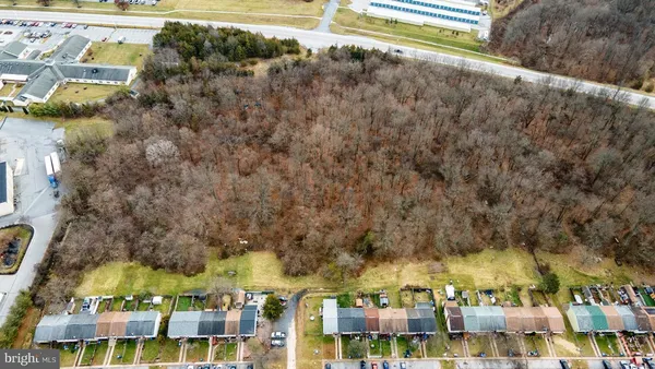 a view of building with outdoor space