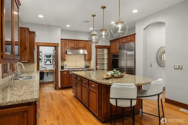 $2,500,000 | 2989 Northeast Davis Loop, Issaquah, WA 98029