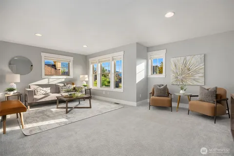 $2,500,000 | 2989 Northeast Davis Loop, Issaquah, WA 98029