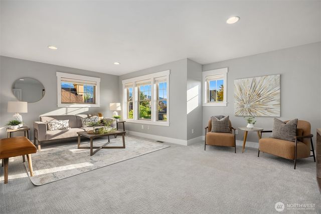 $2,500,000 | 2989 Northeast Davis Loop, Issaquah, WA 98029