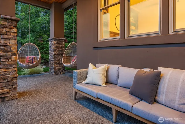 $2,500,000 | 2989 Northeast Davis Loop, Issaquah, WA 98029