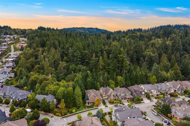 $2,500,000 | 2989 Northeast Davis Loop, Issaquah, WA 98029