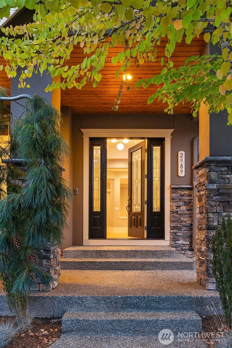 2989 Northeast Davis Loop Issaquah, WA 98029 - Photo 4 of 40