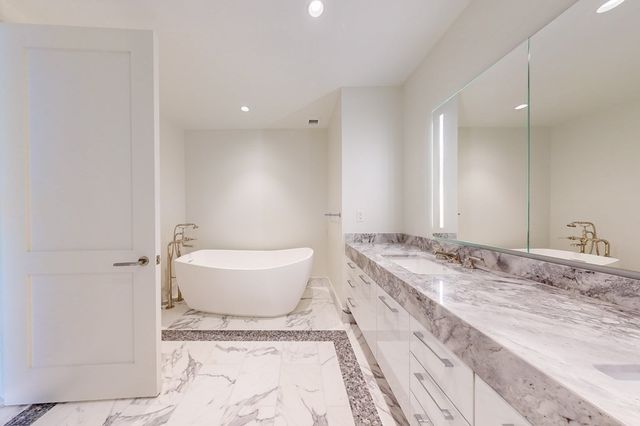 $4,400,000 | 240 Devonshire Street, Unit 4001, Boston, MA 02110