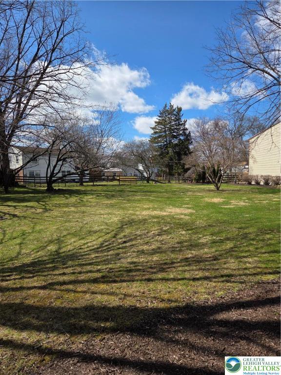 1728 Butztown Road, Unit C1 Bethlehem, PA 18017 - Photo 8 of 33 side yard