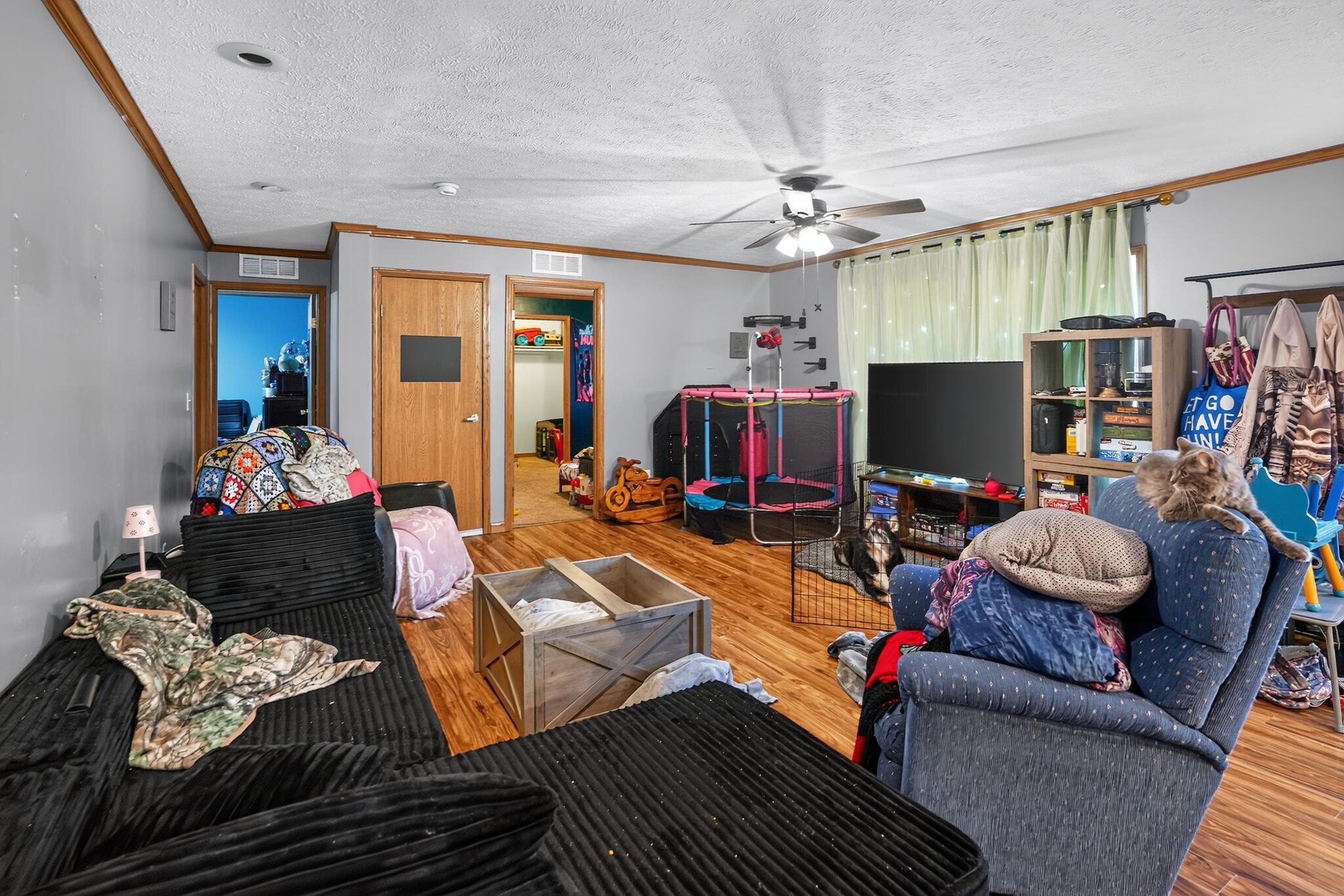 2950 Stringtown Road Corinth, KY 41010 - Photo 6 of 45 19_2950_Stringtown_Rd-Living_room-7215