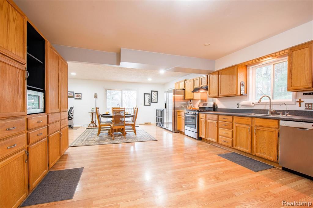 5665 Fisher Road Howell, MI 48855 - Photo 5 of 23