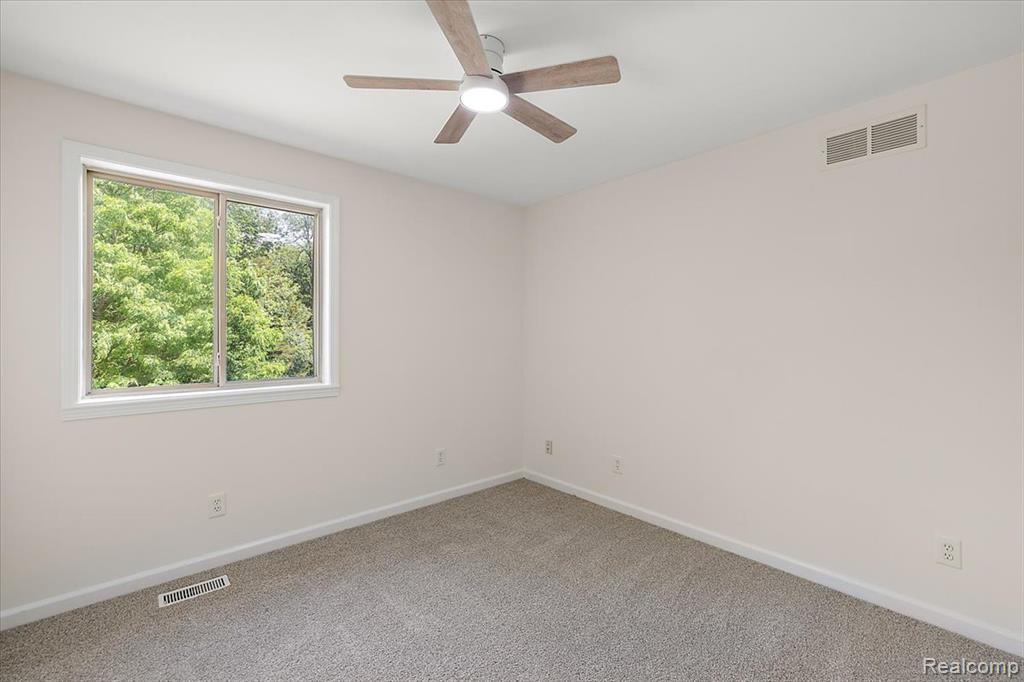9248 Riverside Drive Brighton, MI 48116 - Photo 25 of 46