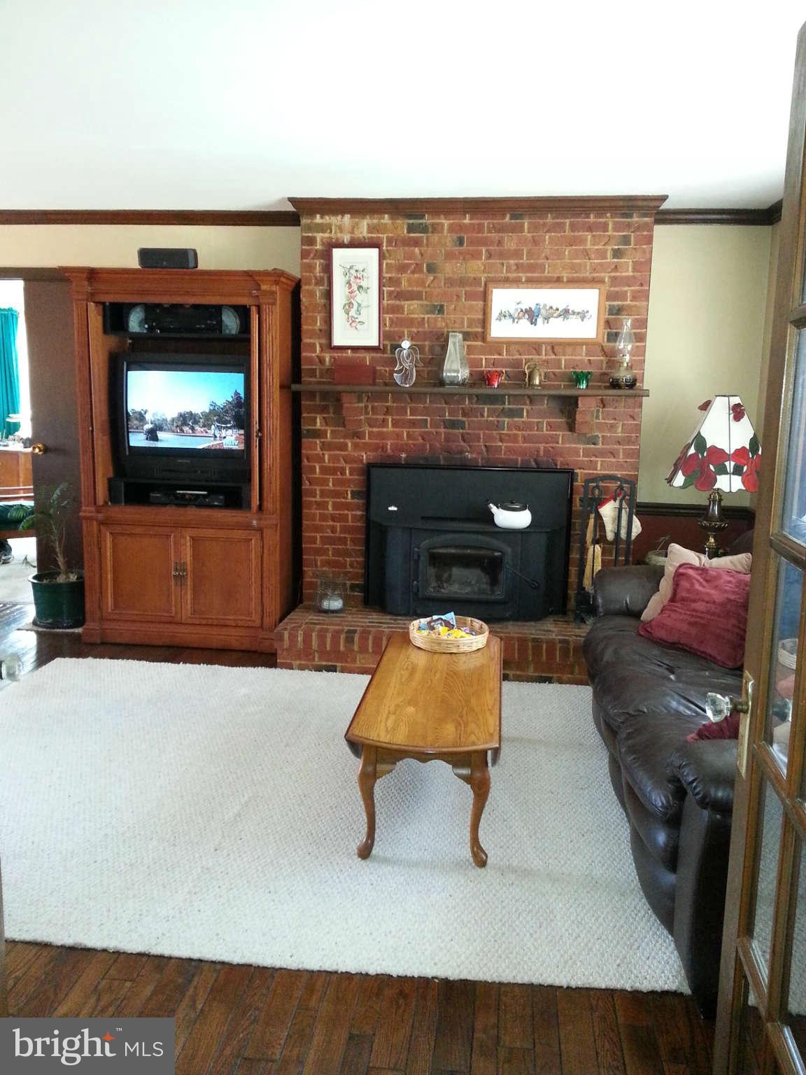 11433 Renner Road Keymar, MD 21757 - Photo 3 of 17 Living Room