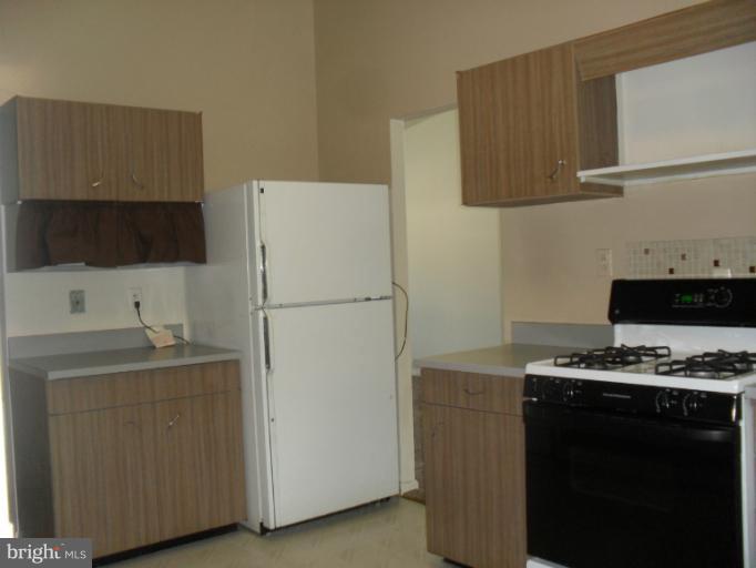 4737 Byron Road Baltimore, MD 21244 - Photo 11 of 18 Kitchen