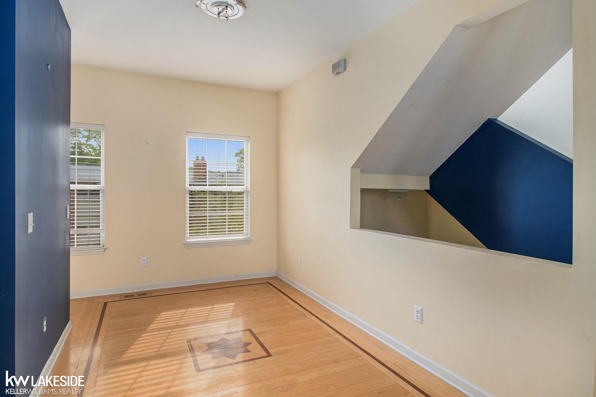 2662 Crooks Road Royal Oak, MI 48073 - Photo 8 of 29 50112435-7.JPG