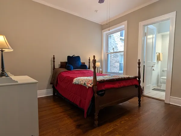 $350,000 | 1326 West Albion Avenue, Unit 1, Chicago, IL 60626