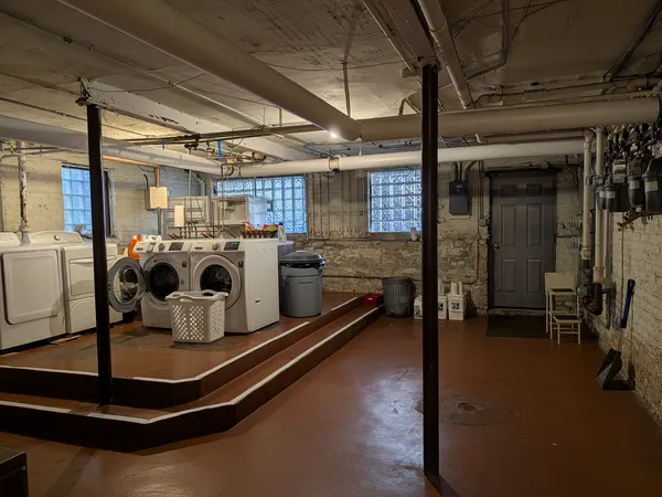 $350,000 | 1326 West Albion Avenue, Unit 1, Chicago, IL 60626
