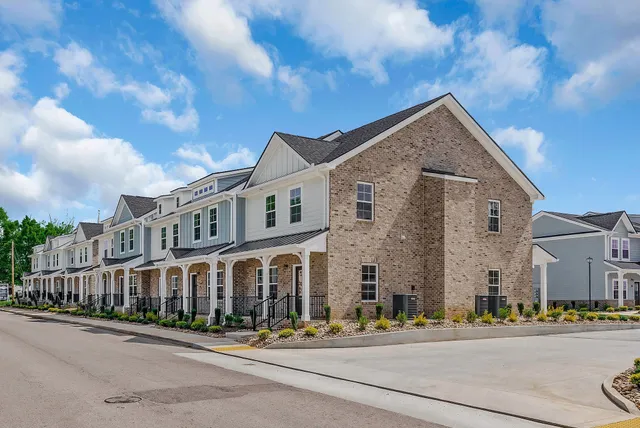 $2,100 | 205 South High Street, Unit 34, McMinnville, TN 37110