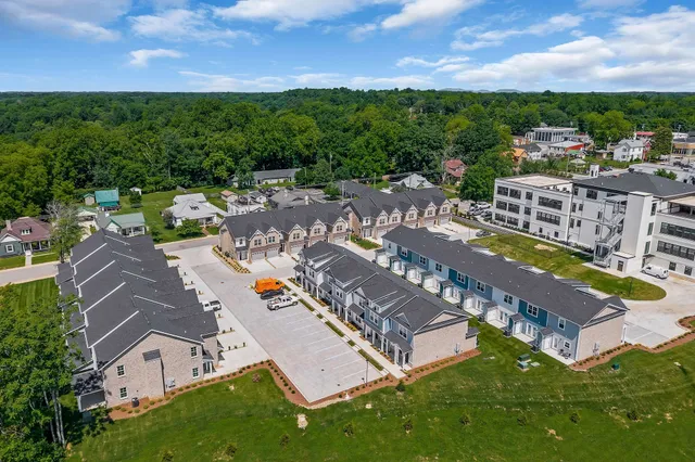 $2,100 | 205 South High Street, Unit 34, McMinnville, TN 37110