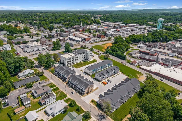 $2,100 | 205 South High Street, Unit 34, McMinnville, TN 37110