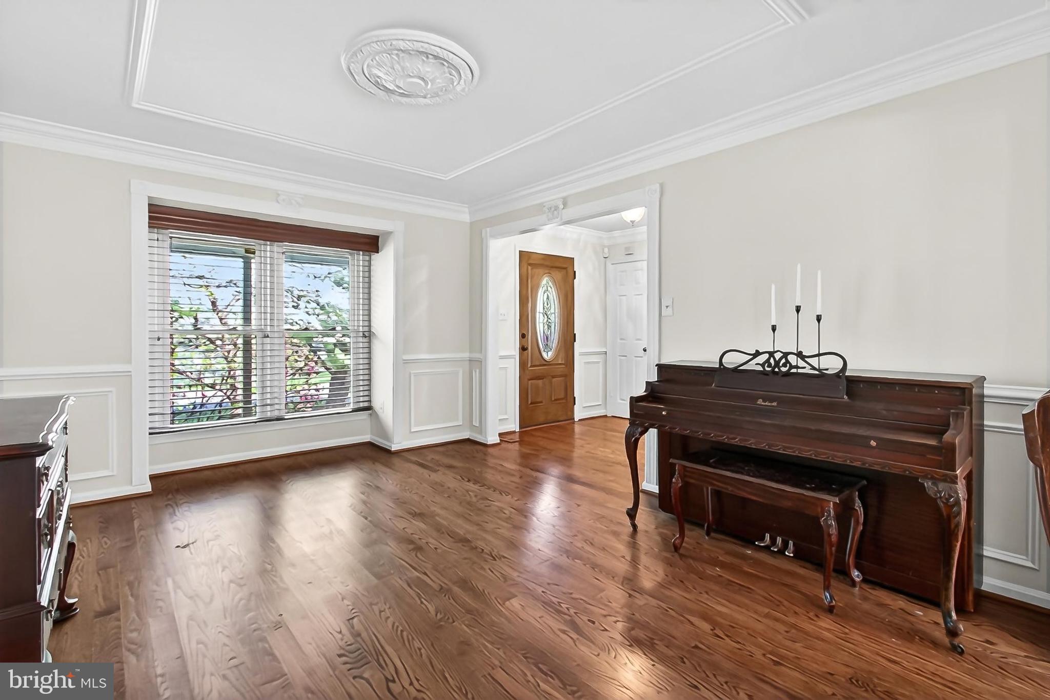 15117 Philip Lee Road Chantilly, VA 20151 - Photo 13 of 71