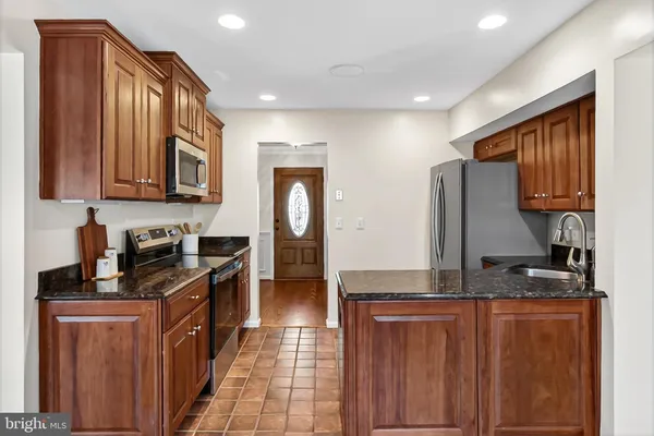 $989,900 | 15117 Philip Lee Road, Chantilly, VA 20151