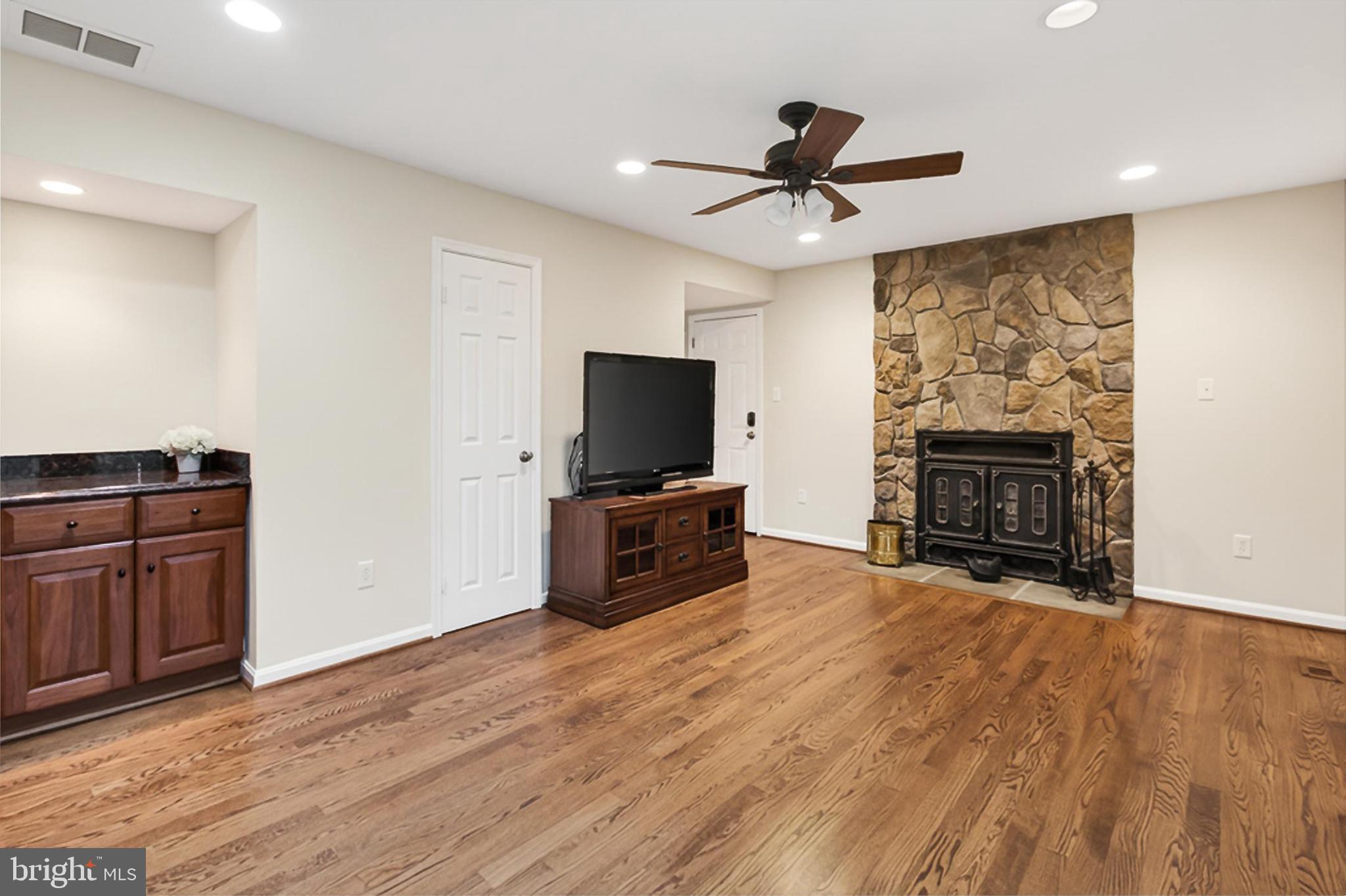 15117 Philip Lee Road Chantilly, VA 20151 - Photo 25 of 80