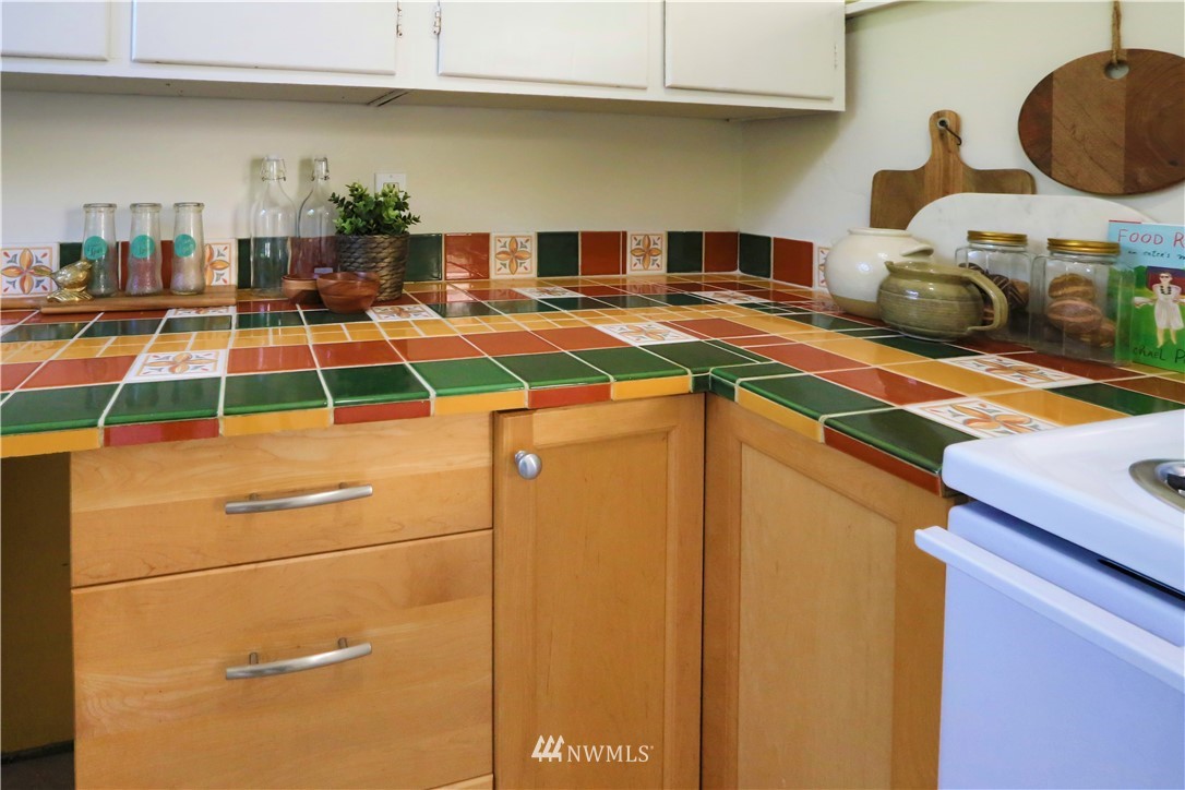 5315 Southwest Shore Place Seattle, WA 98136 - Photo 22 of 35 Gallery Image 22