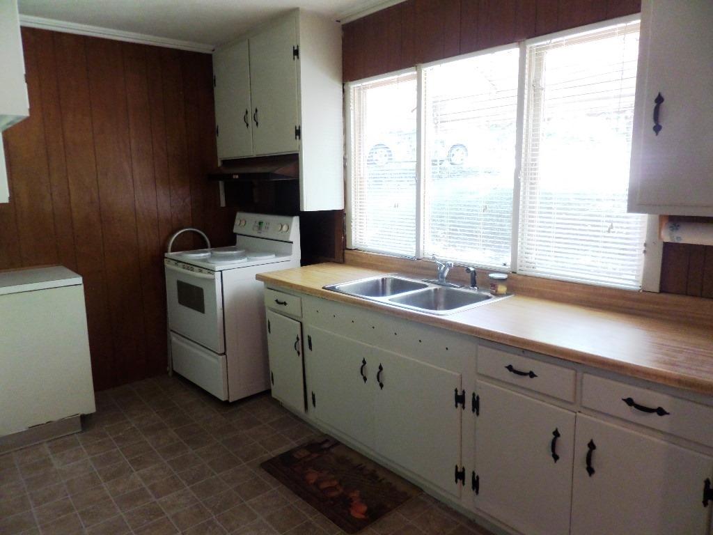 167 California Avenue Oak Ridge, TN 37830 - Photo 3 of 19 kitchen