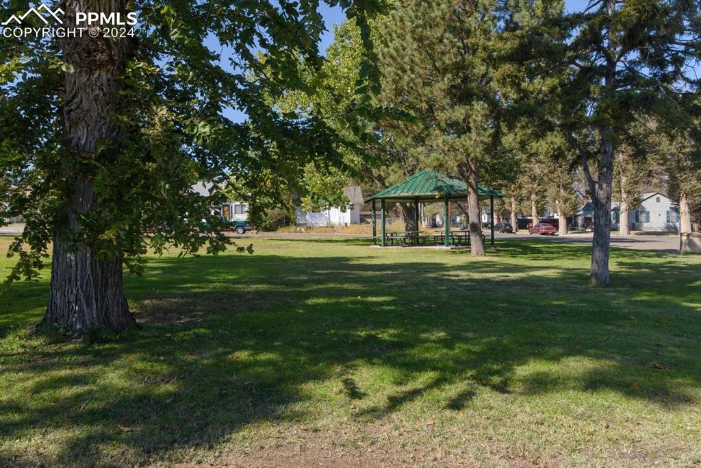 621 Edison Avenue La Junta, CO 81050 - Photo 5 of 30 a front view of a house with a garden
