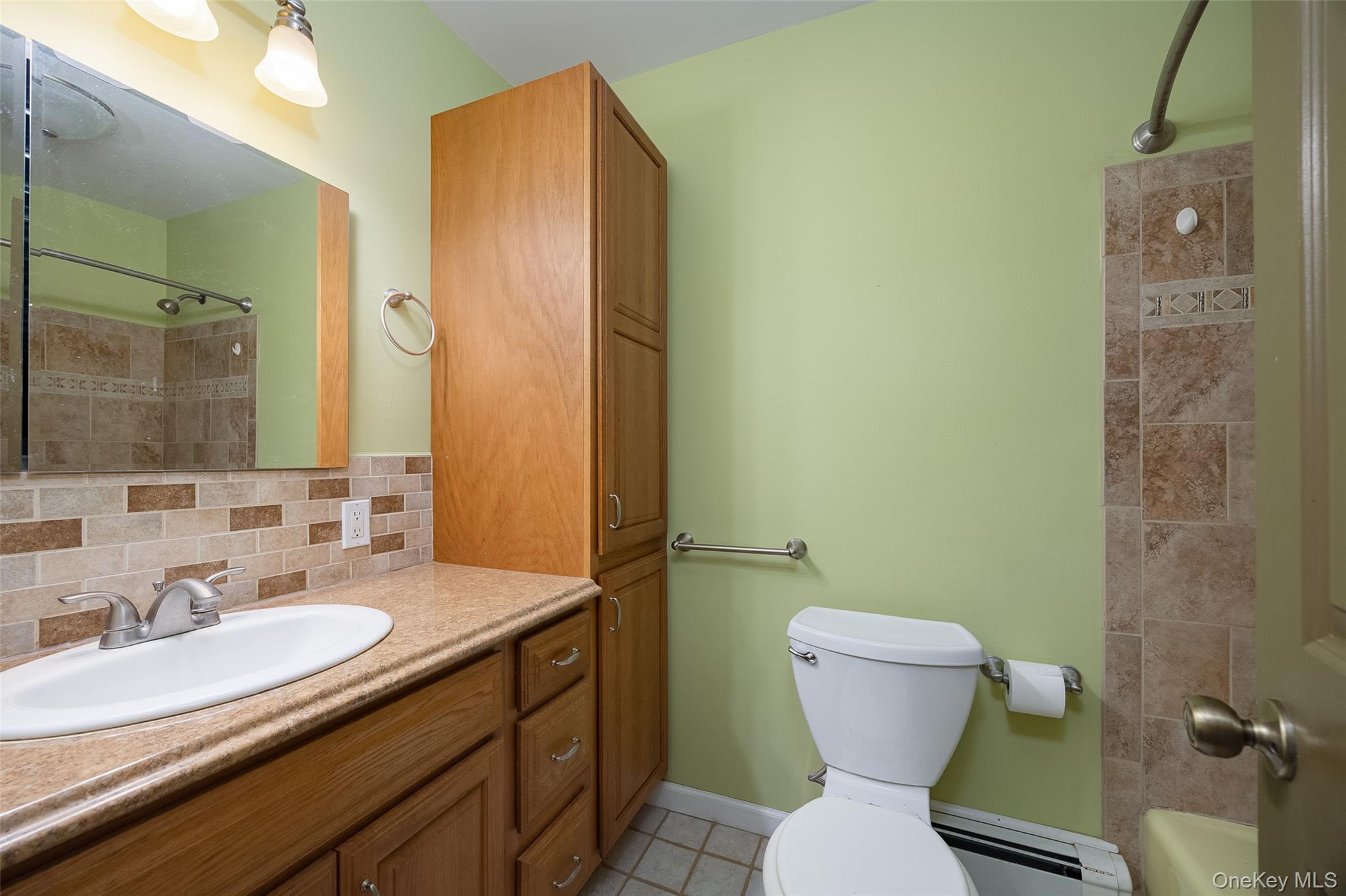 3 Hook Road, Unit 72H Poughkeepsie, NY 12601 - Photo 9 of 23 Full Bath